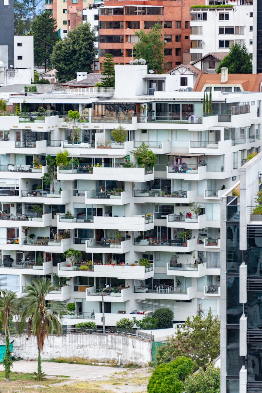 What is real estate crowdlending?